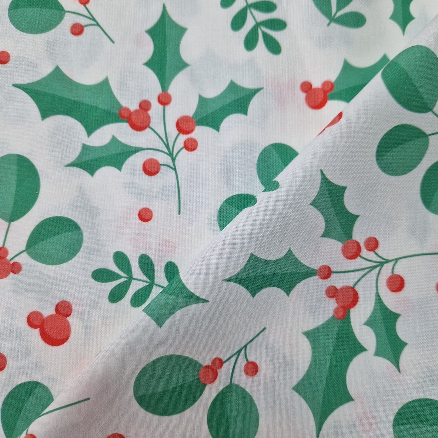 White Holly Mouse 100% cotton fabric - fat quarter or metre