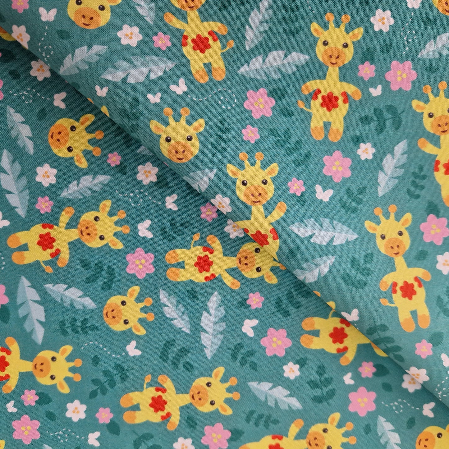 Floral giraffe 100% cotton fabric - fat quarter or metre