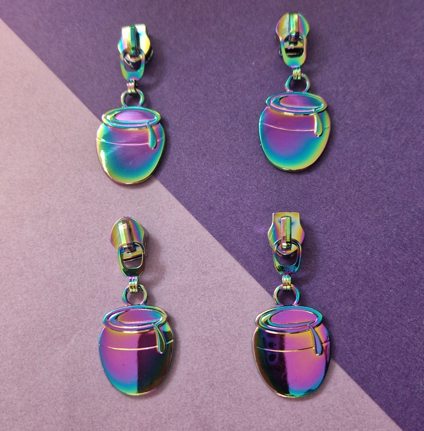 Honey pot shaped silver or rainbow #5 zipper pull