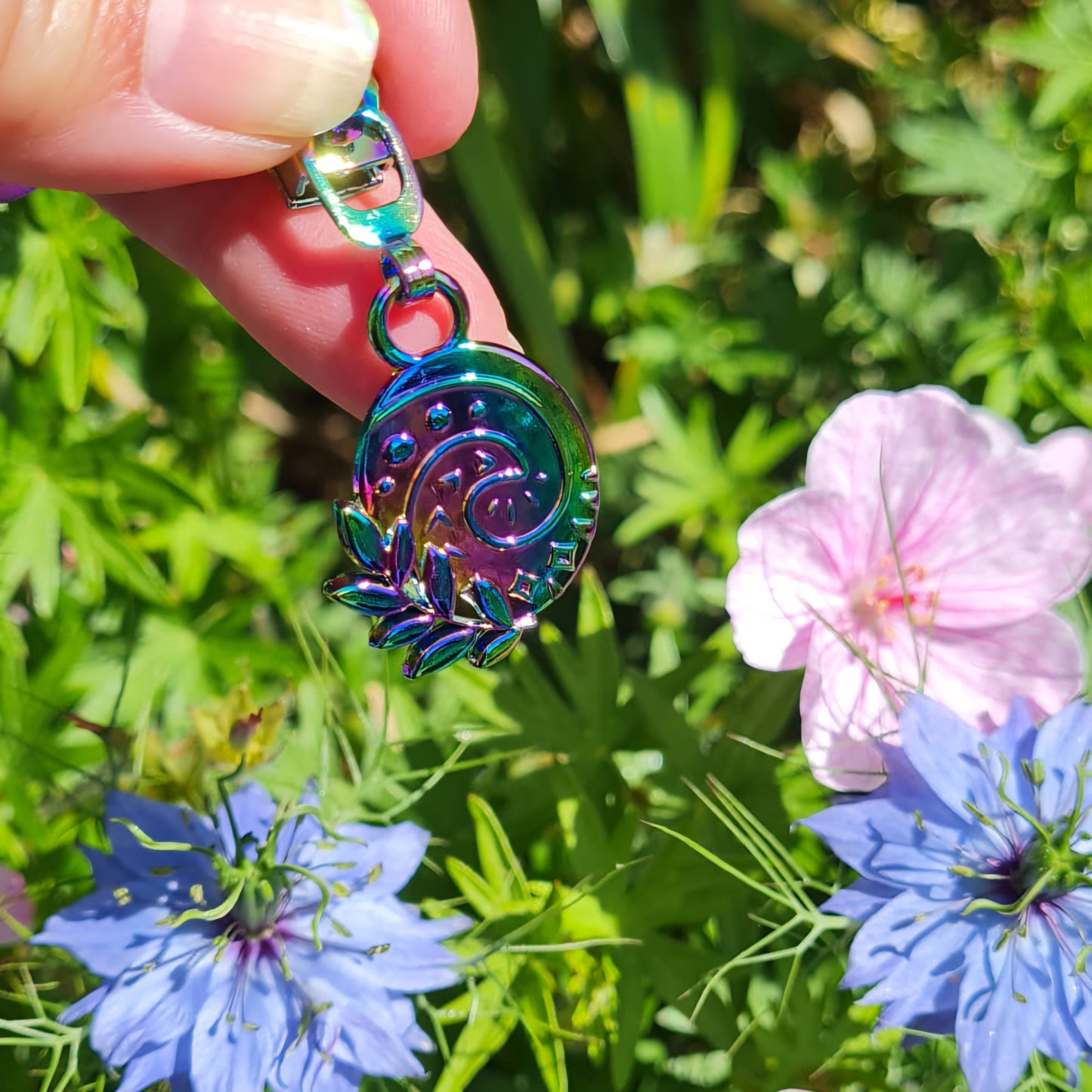 Heart shaped rainbow #5 zipper pull